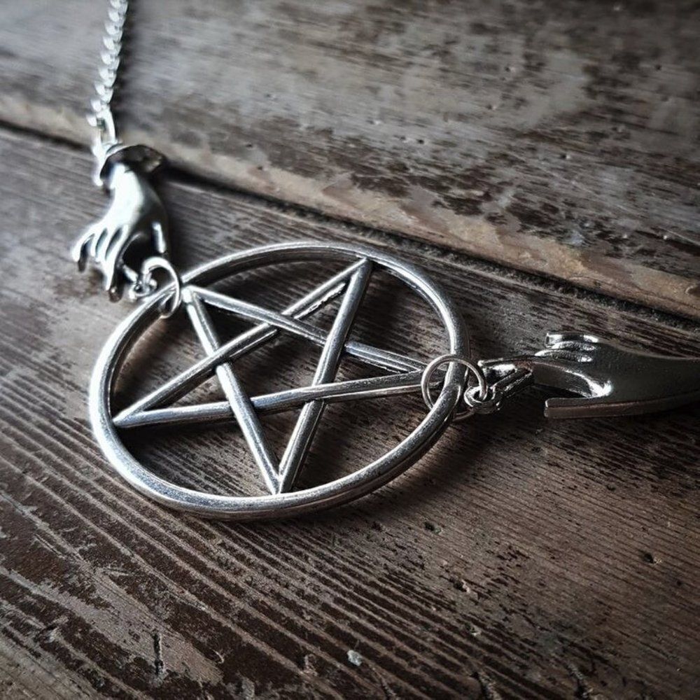 Large Silver Pentagram Collar Necklace - Picture 6 of 6